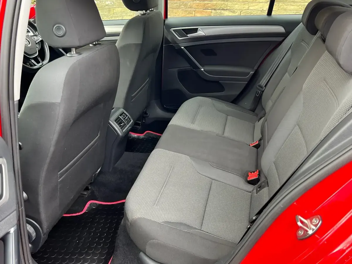 Used VW Golf VII SE 2014 Red Hatchback