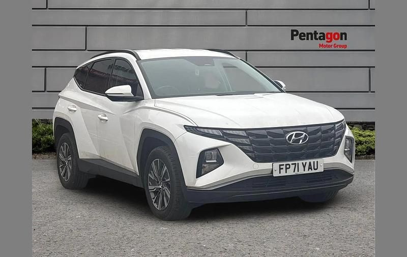White Used 2022 Hyundai Tucson SE SUV | £16,900 (Super price) - Image 1/4