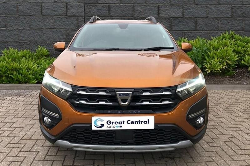 Used Dacia Sandero Comfort 90 HP (66 kW) 2022 Orange Hatchback