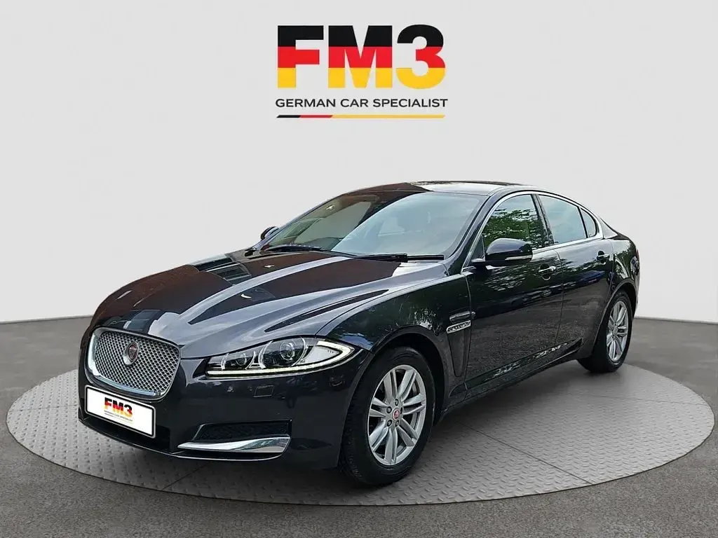 Used Jaguar XF Luxury 163 HP (119 kW) 2015 Grey Sedan
