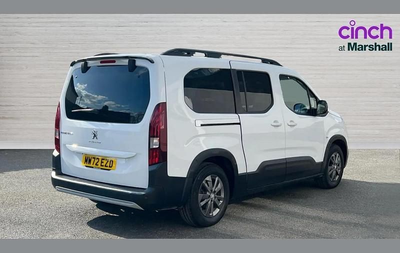 Used Peugeot e-Rifter Allure Premium 94 kW (128 HP) 2022 White MPV