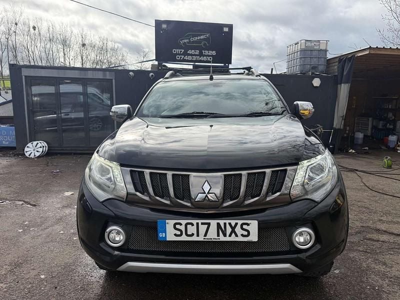 Used Mitsubishi L200 2017 Black Pickup