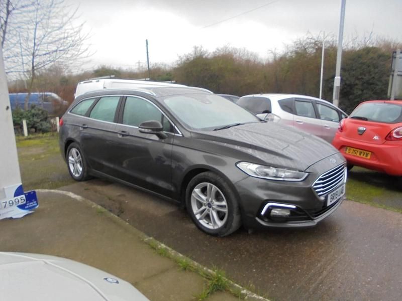 Used Ford Mondeo Zetec 150 HP (110 kW) 2019 Grey Estate