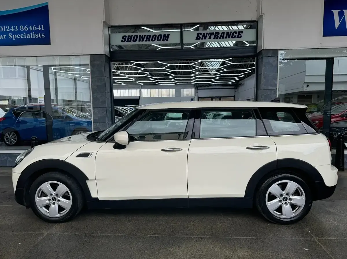 Usado Mini Cooper Clubman Classic 136 CV (100 kW) 2019 Blanco Familiar