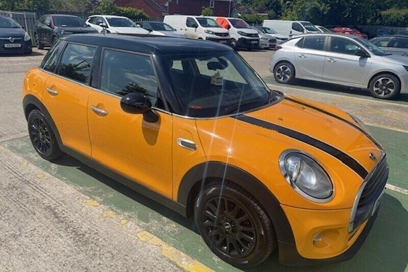 Used 2015 Mini Cooper D Hatchback | £9,899 (Fair price) - Image 1/1