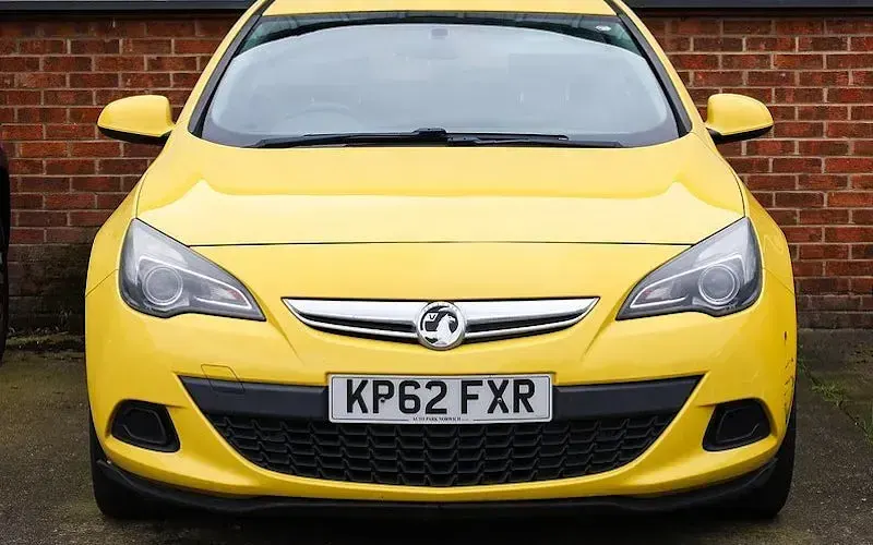Used Vauxhall Astra GTC Sport 120 HP (88 kW) 2014 Coupe