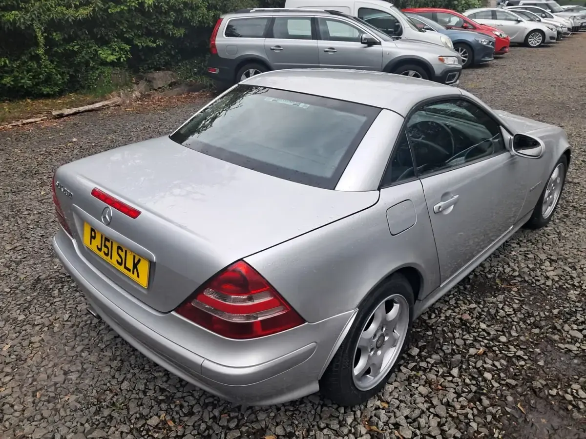 Begagnad Mercedes SLK230 2001 Silver Cab