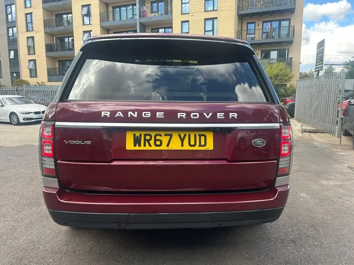 Used Land Rover Range Rover S 258 HP (189 kW) 2017 Red SUV