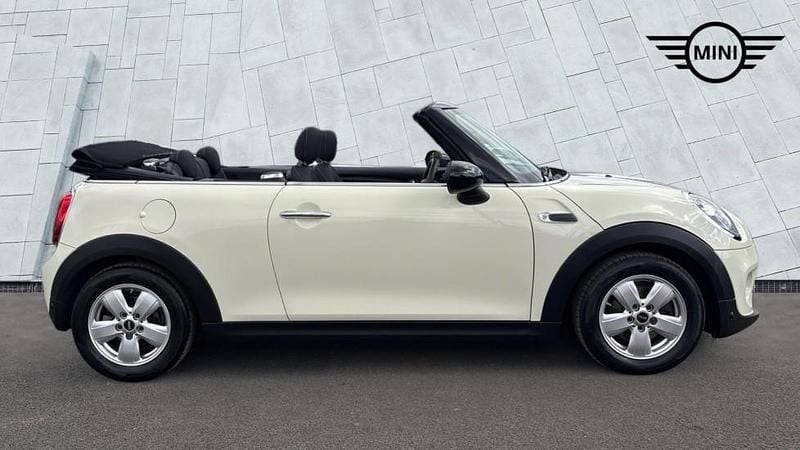 Usado Mini Cooper Classic 134 HP (98 kW) 2019 Branco Citadino