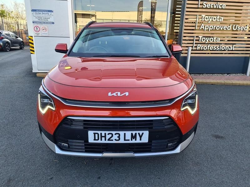 Used Kia Niro 2023 Orange SUV
