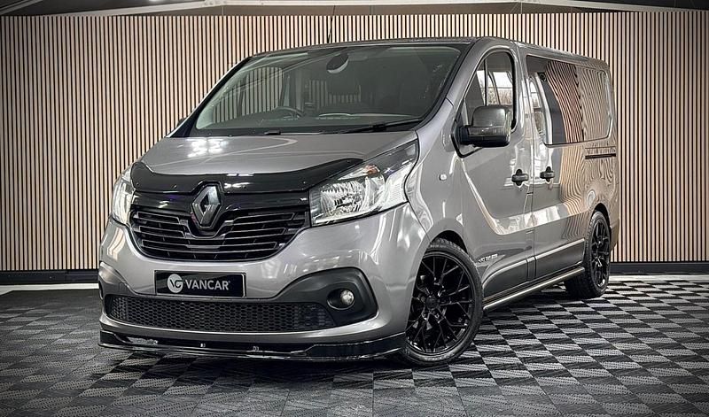 Begagnad Renault Trafic 2017 Grå Minibuss