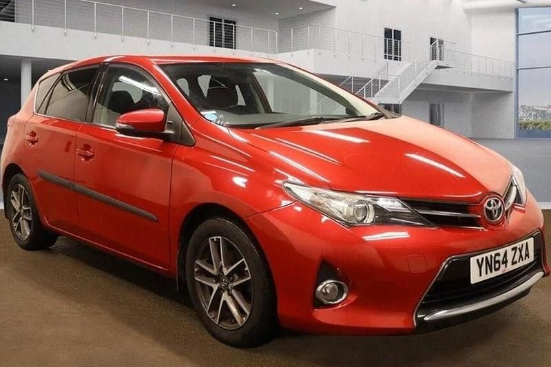 Used Toyota Auris 132 HP (97 kW) 2014