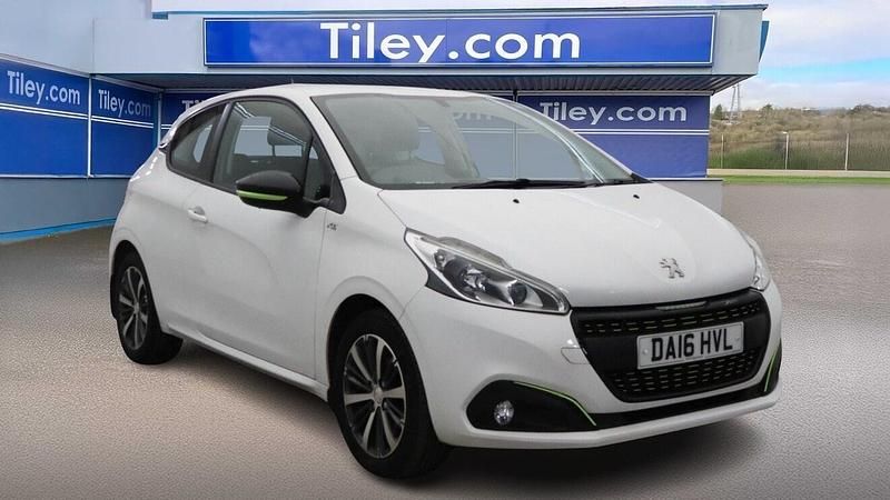 White Used 2016 Peugeot 208 Hatchback | £4,790 (Fair price) - Image 1/1