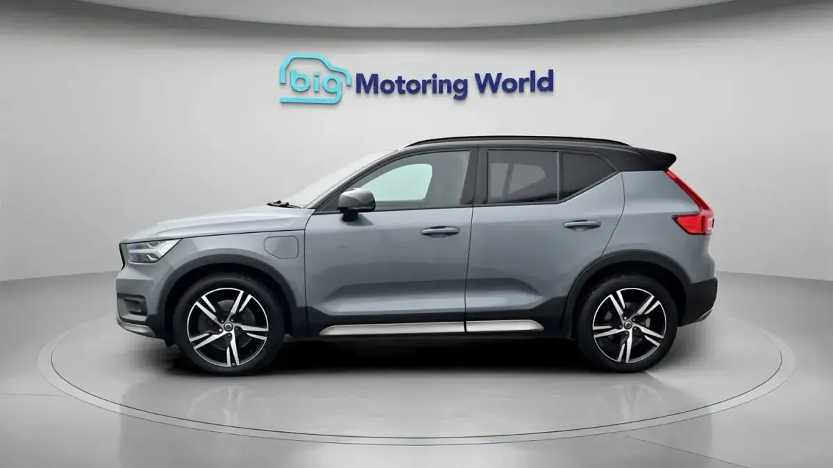 Used Volvo XC40 R-Design 211 HP (155 kW) 2020 Grey SUV