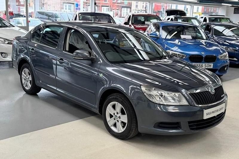 Used Skoda Octavia GreenLine 105 HP (77 kW) 2012 Grey Hatchback