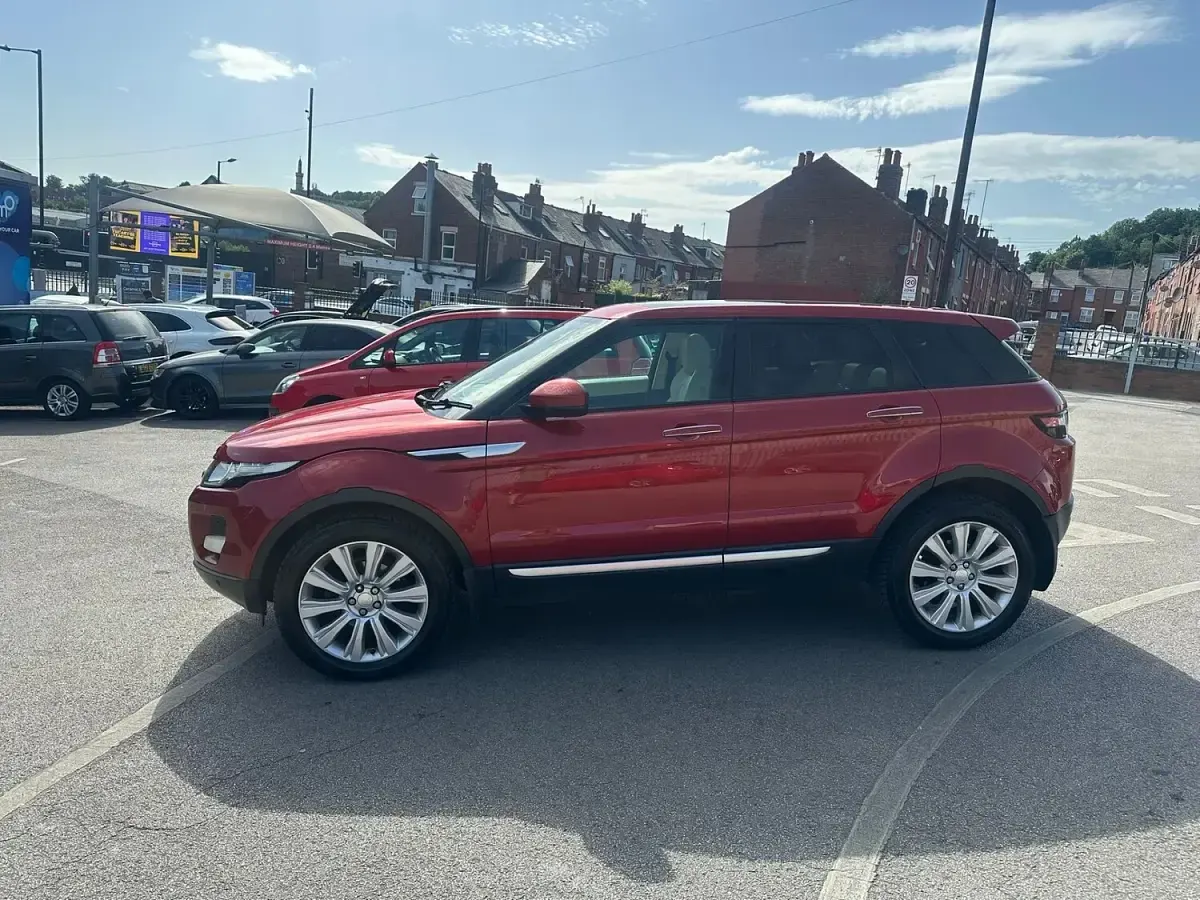 Used Land Rover Range Rover evoque Prestige 150 HP (110 kW) 2014 Red SUV