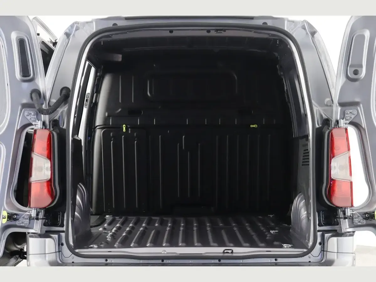 New Citroën Berlingo 130 HP (95 kW) 2026 Grey MPV