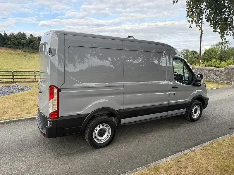 New Ford E-Transit 135 kW (184 HP) 2025 Grey matter (solid colour) Van