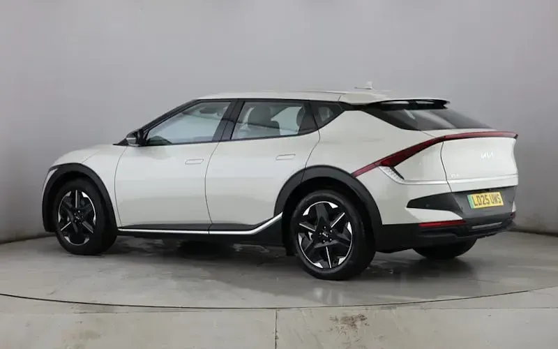 Second-hand Kia EV6 125 kW (170 CP) 2024 Alb SUV