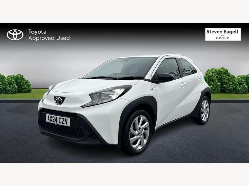 Used Toyota Aygo X PURE 2024 White SUV