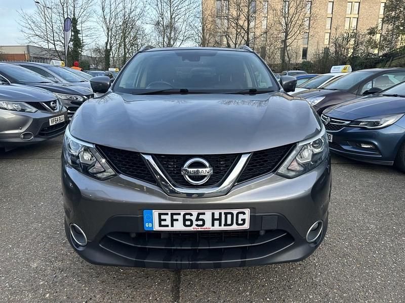 Used Nissan Qashqai Tekna 110 HP (80 kW) 2015 Grey SUV