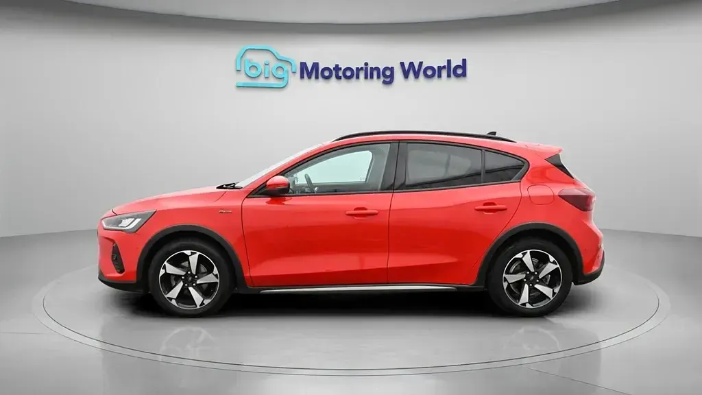 Usado Ford Focus Active 155 CV (114 kW) 2023 Rojo Utilitario