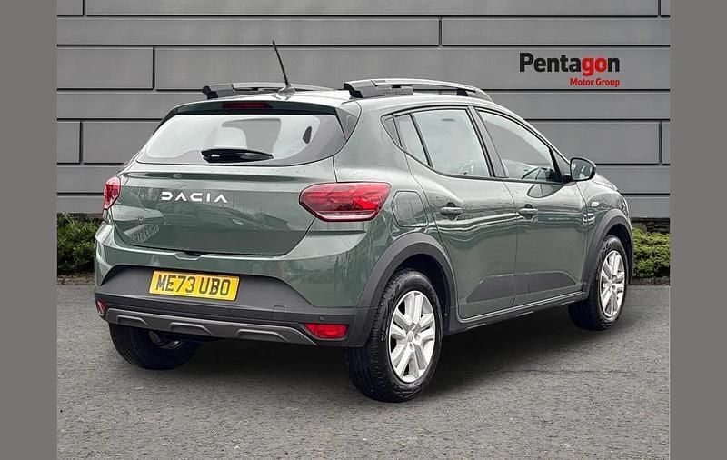 Used Dacia Sandero Expression 90 HP (66 kW) 2024 Green SUV