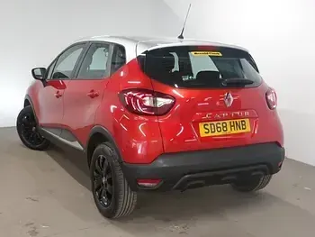 Second-hand Renault Captur Play 90 CP (66 kW) 2018 Roșu SUV