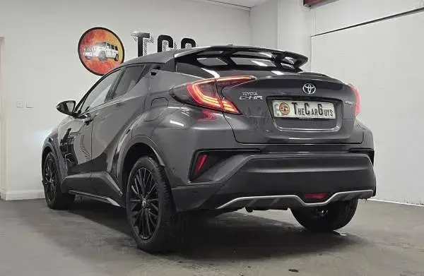 Used Toyota C-HR 122 HP (89 kW) 2018 Grey SUV