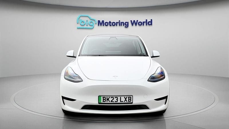 Begagnad Tesla Model Y RWD 219 kW (299 HK) 2023 Vit SUV