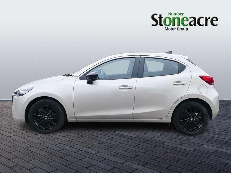 Usado Mazda 2 Homura-Line 116 HP (85 kW) 2024 Prateado Citadino