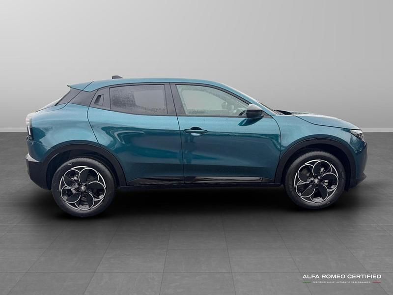Blue New 2025 Alfa Romeo Junior SUV | £27,295 (Fair price) - Image 1/4