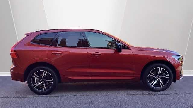 Used Volvo XC60 R-Design 194 HP (142 kW) 2022 SUV