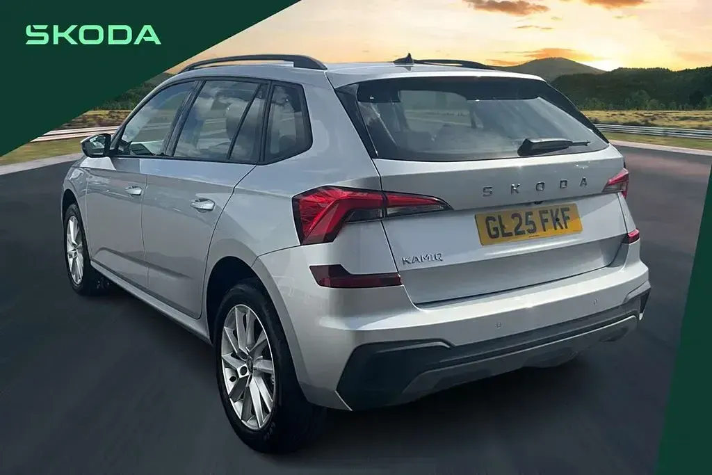 Usado Skoda Kamiq SE 94 HP (69 kW) 2025 Prateado SUV