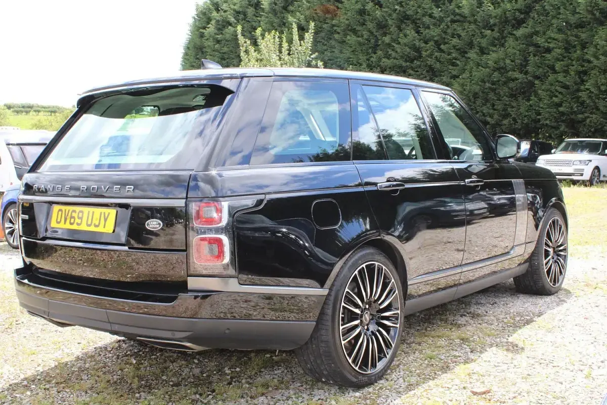 Used Land Rover Range Rover Autobiography 339 HP (249 kW) 2019 Black SUV