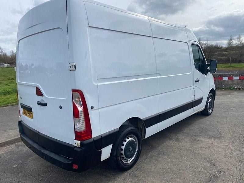 Used Vauxhall Movano 130 HP (95 kW) 2018 White MPV