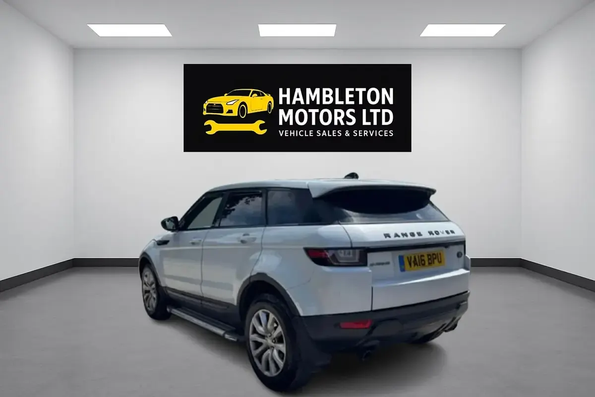 Used Land Rover Range Rover evoque SE 2016 White Estate