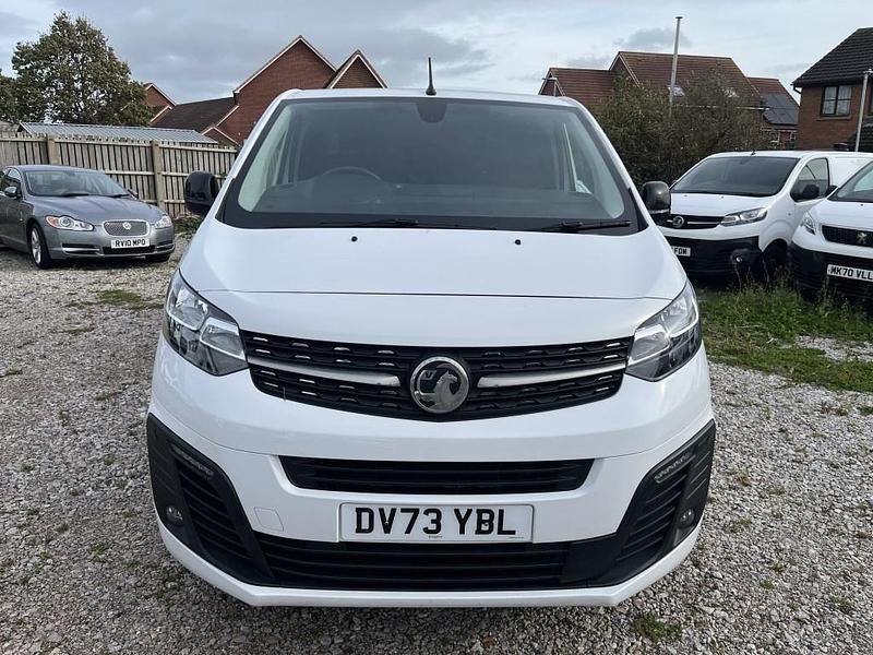 Used Vauxhall Vivaro S 100 HP (73 kW) 2023 White MPV