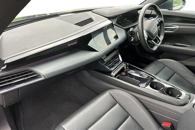 Second-hand Audi e-tron GT quattro Comfort 389 kW (530 CP) 2021 Gri Berlinǎ