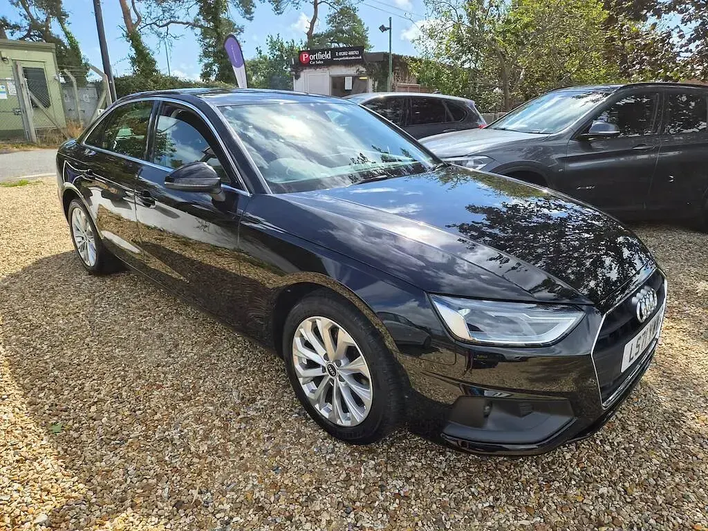 Used Audi A4 Comfort 134 HP (98 kW) 2021 Black Sedan
