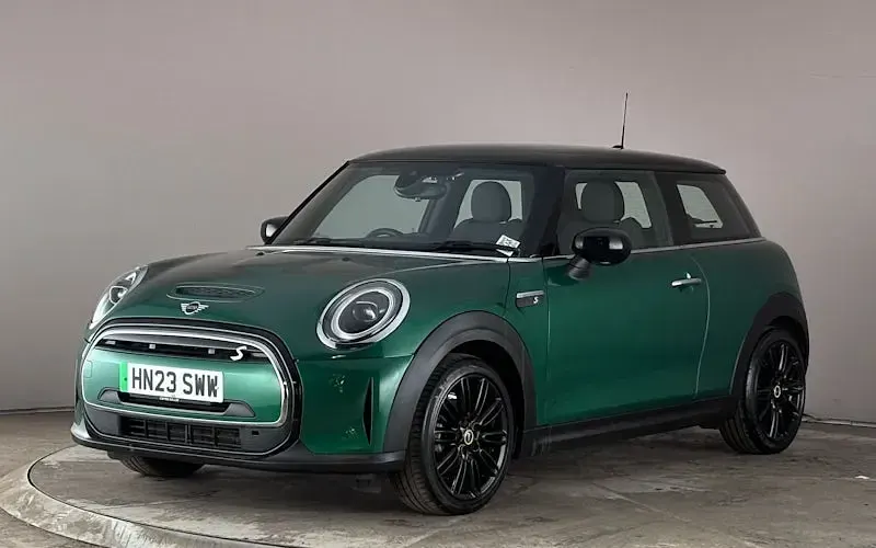 Used Mini Cooper Level 2 135 kW (184 HP) 2023 Hatchback