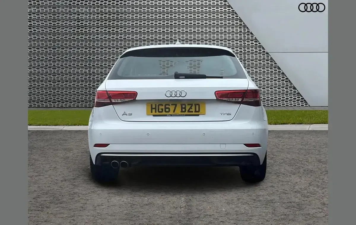 Used Audi A3 Sport 150 HP (110 kW) 2017 White Hatchback