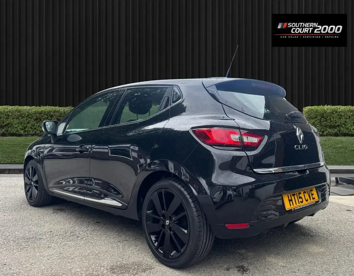 Used Renault Clio Dynamique 90 HP (66 kW) 2015 Black Hatchback