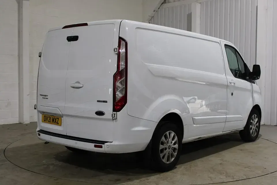 Begagnad Ford Transit Custom Limited 130 HK (95 kW) 2021 Vit Van