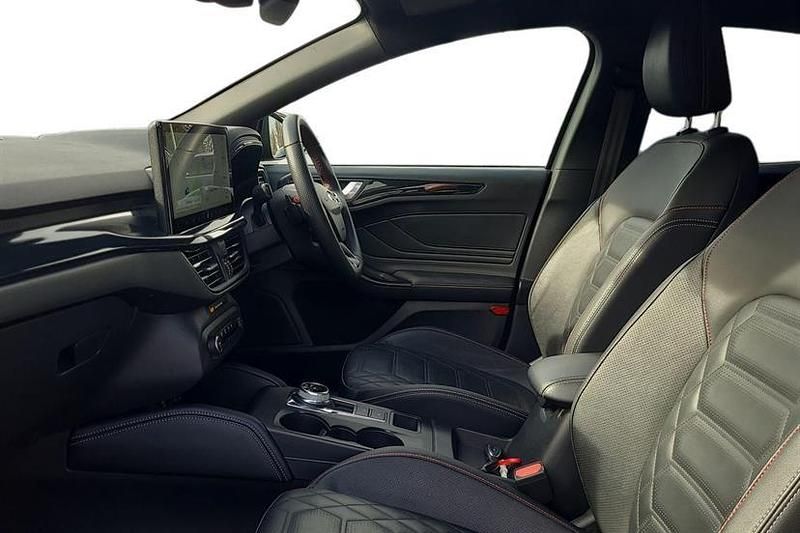 Used Ford Focus ST-Line 120 HP (88 kW) 2023 Magnetic Hatchback