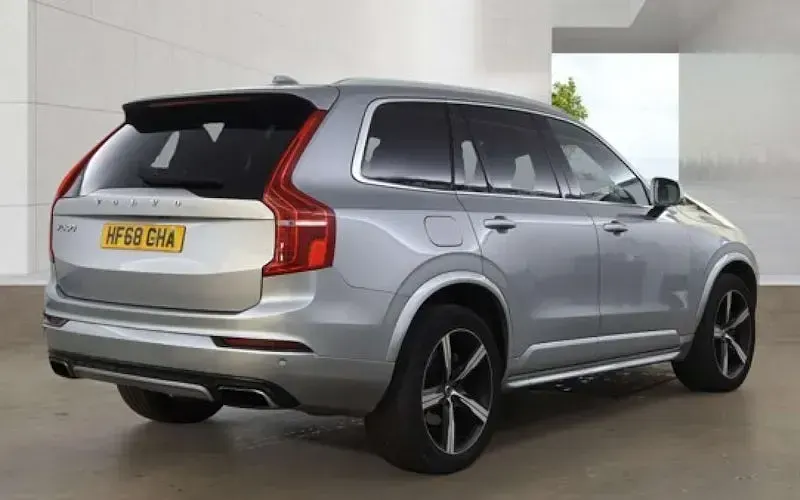 Used Volvo XC90 R-Design 235 HP (172 kW) 2018 Silver SUV