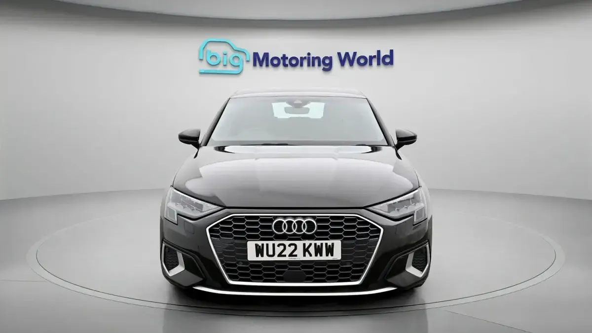 Begagnad Audi A3 Sportback Sport 2022 Svart Halvkombi