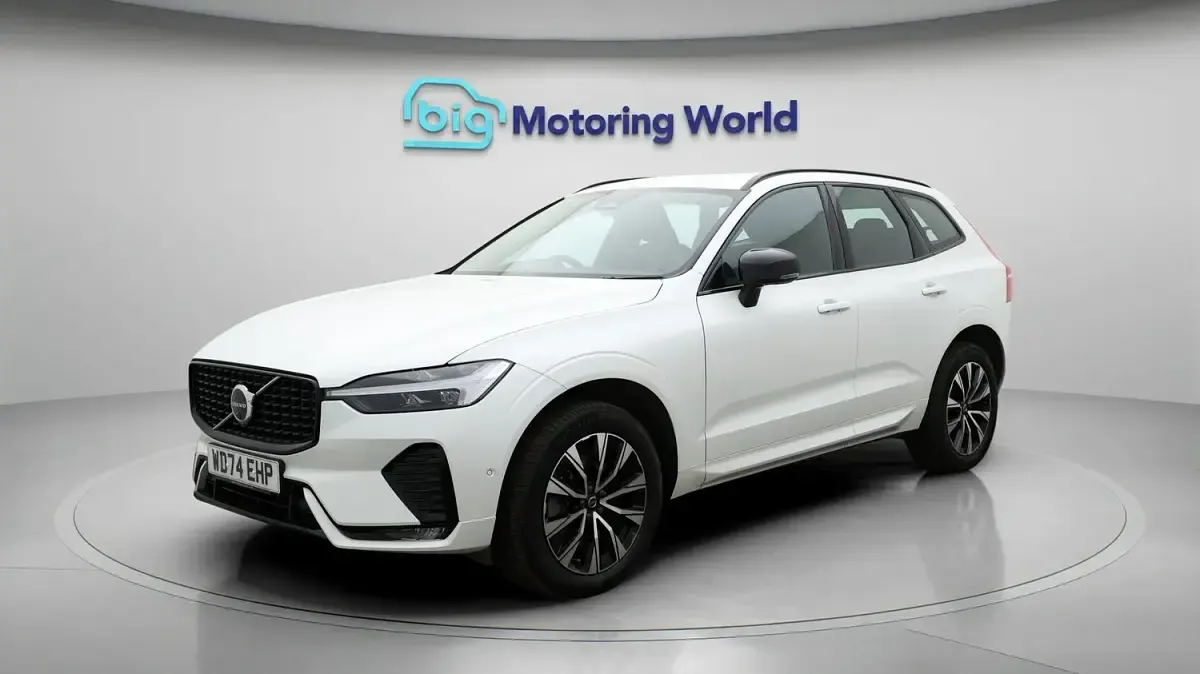 Used Volvo XC60 Plus 250 HP (183 kW) 2024 White SUV