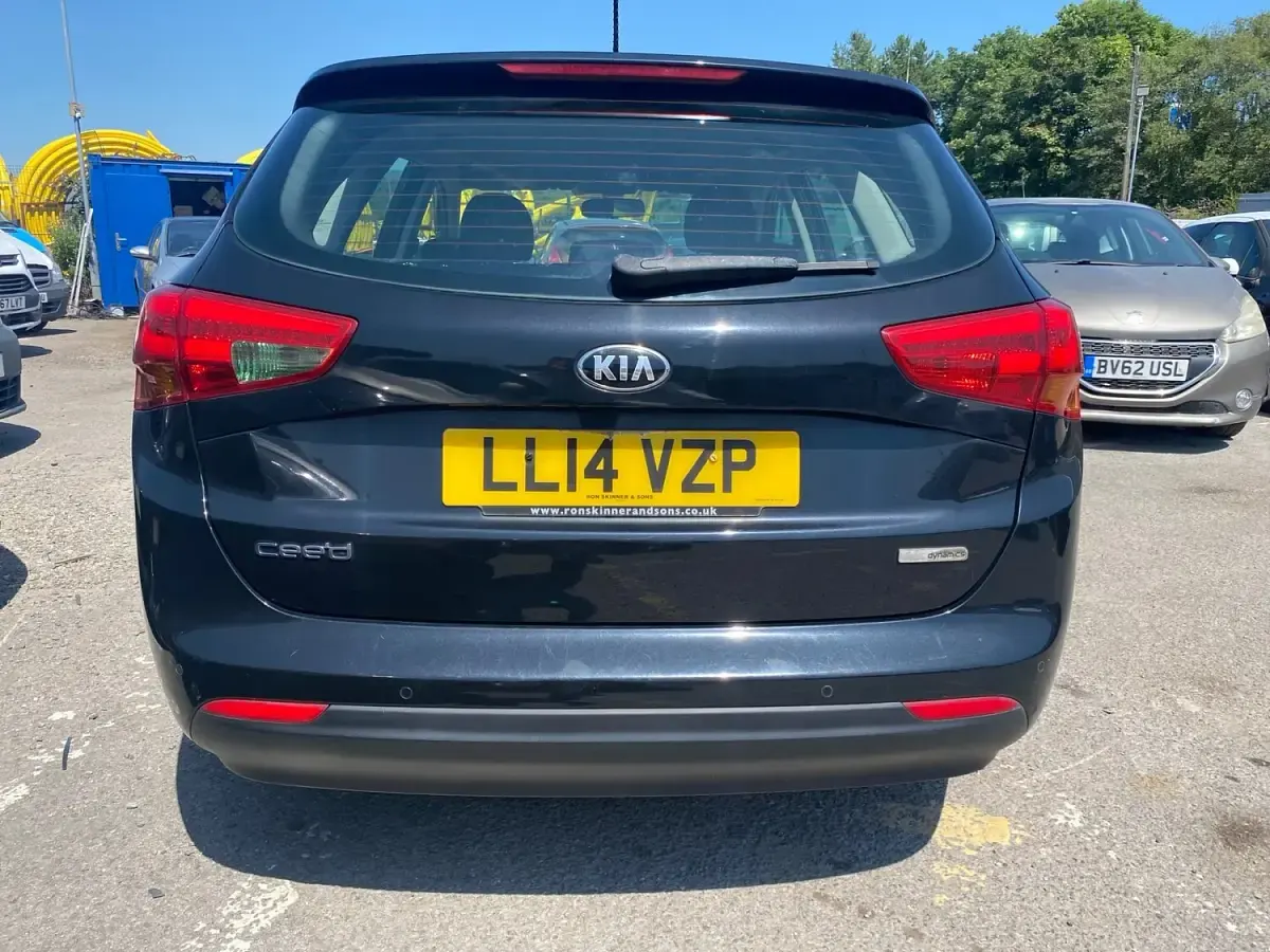 Used Kia Ceed 128 HP (94 kW) 2014 Black Hatchback