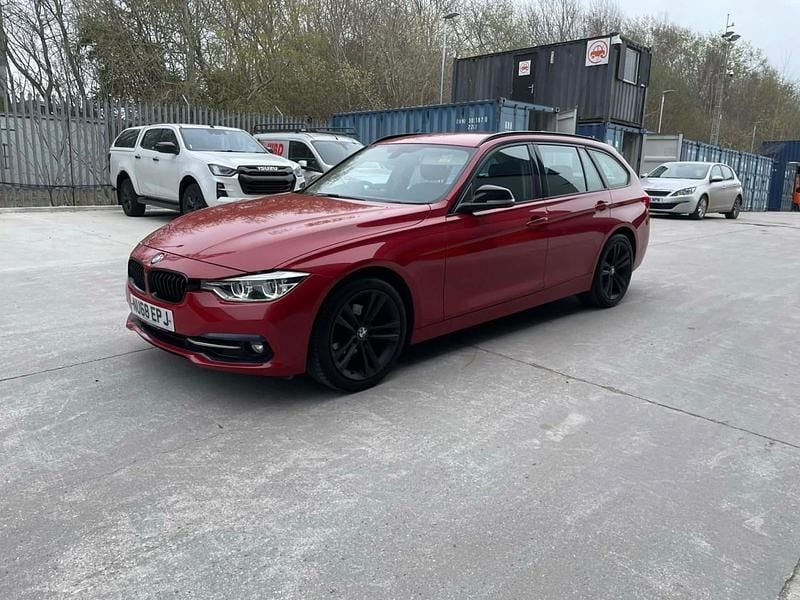 Used BMW 318 Sport Line 2018 Red Estate